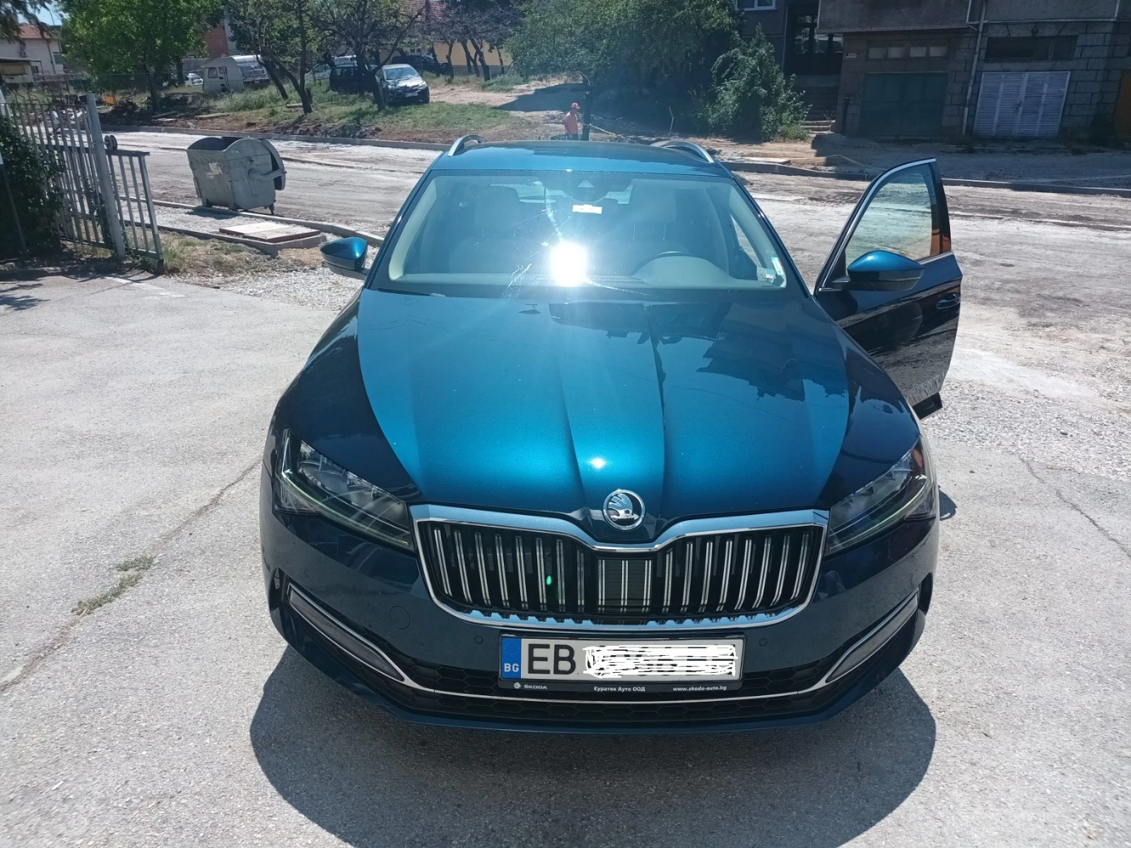 Skoda Superb Комби Стайл Плюс, снимка 3 - Автомобили и джипове - 55446118