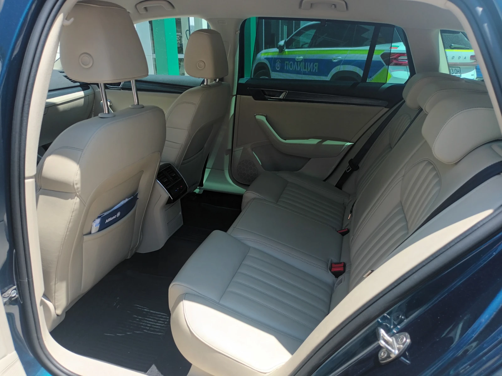 Skoda Superb Комби Стайл Плюс, снимка 12 - Автомобили и джипове - 55446118