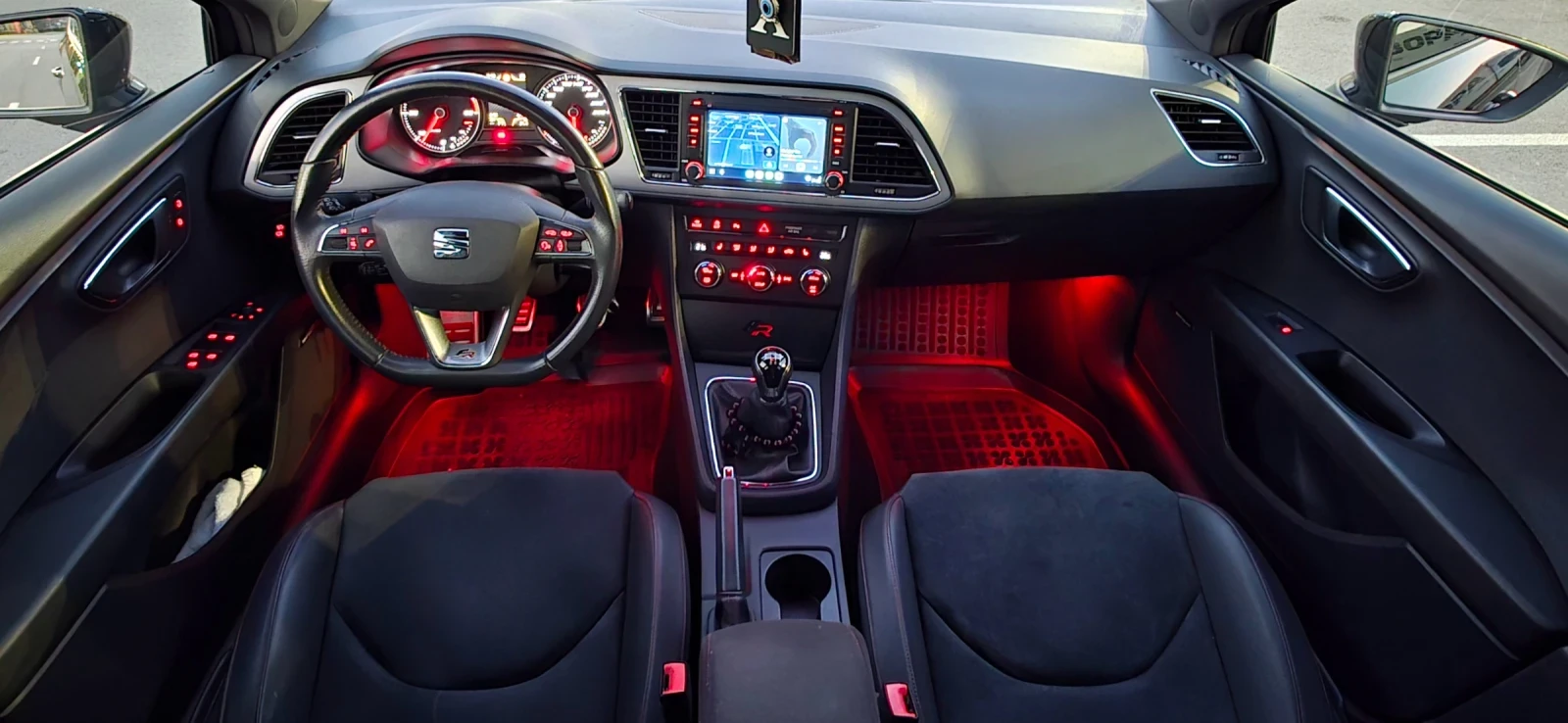 Seat Leon 2.0 TDI FR, снимка 6 - Автомобили и джипове - 55512394