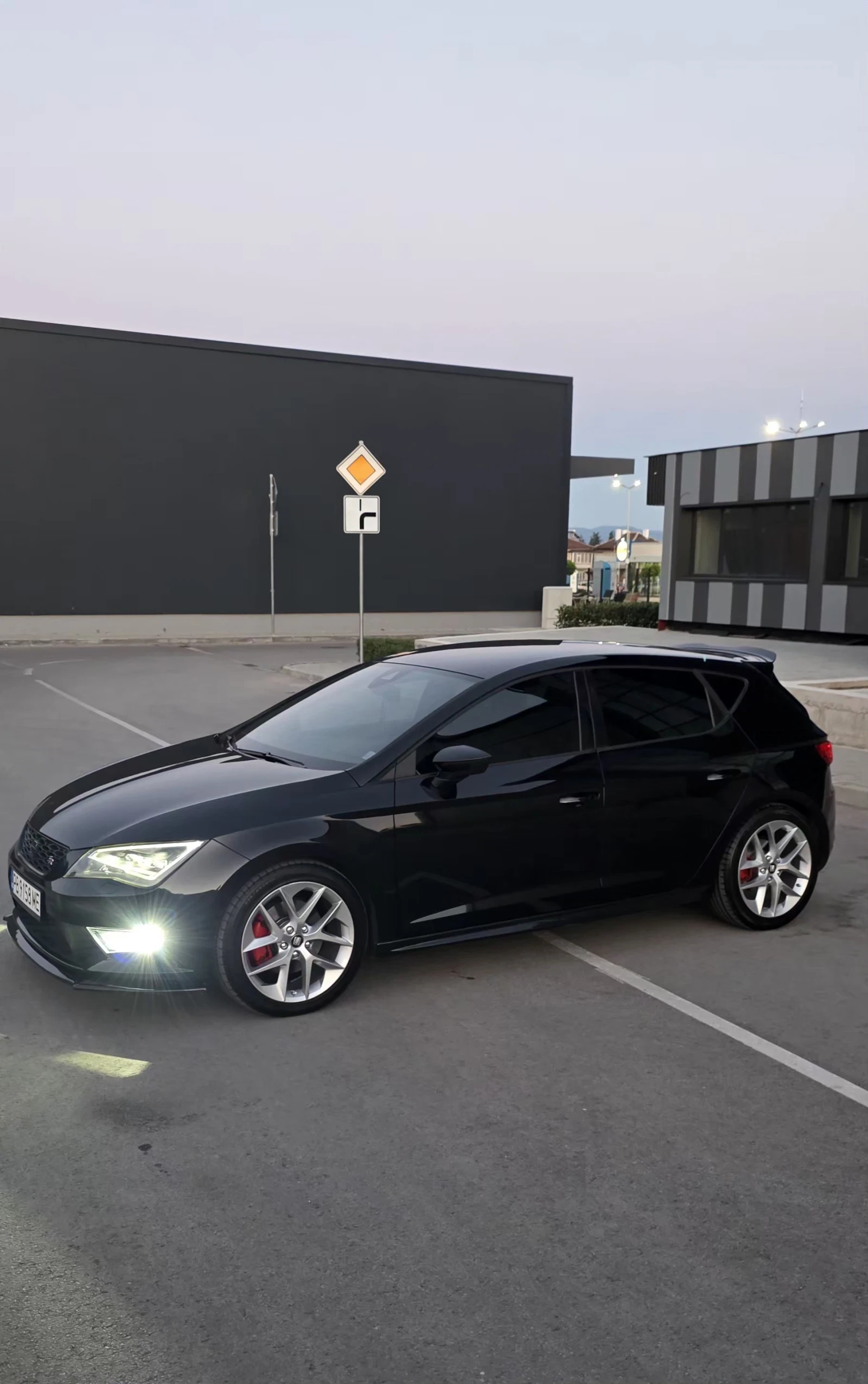 Seat Leon 2.0 TDI FR, снимка 15 - Автомобили и джипове - 55512394