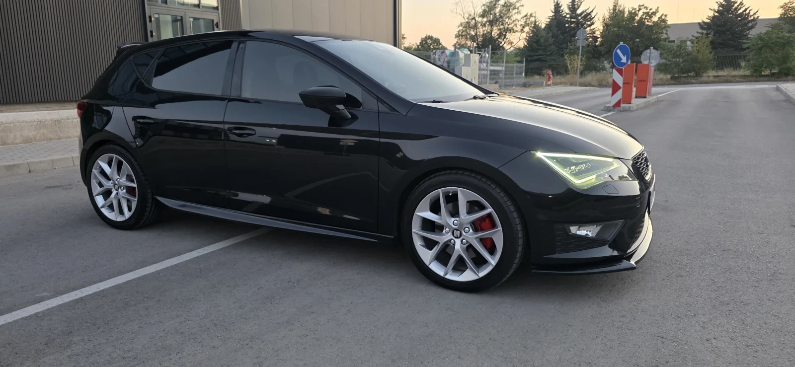 Seat Leon 2.0 TDI FR, снимка 8 - Автомобили и джипове - 55512394