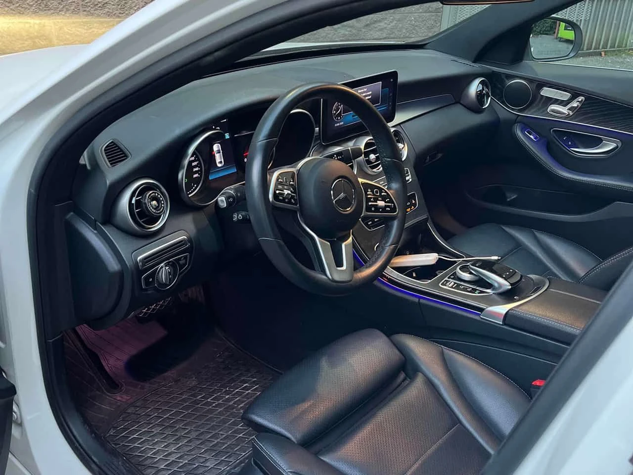 Mercedes-Benz C 300 4MATIC* DIS* AMBIENT* CARFAX* , снимка 5 - Автомобили и джипове - 55664304