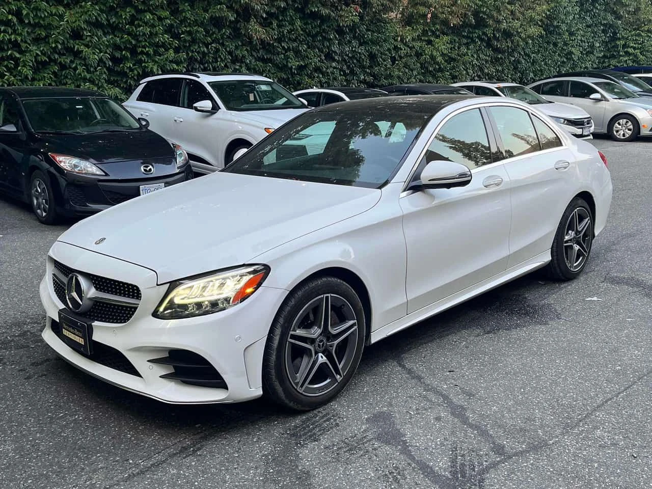 Mercedes-Benz C 300 4MATIC* DIS* AMBIENT* CARFAX* 