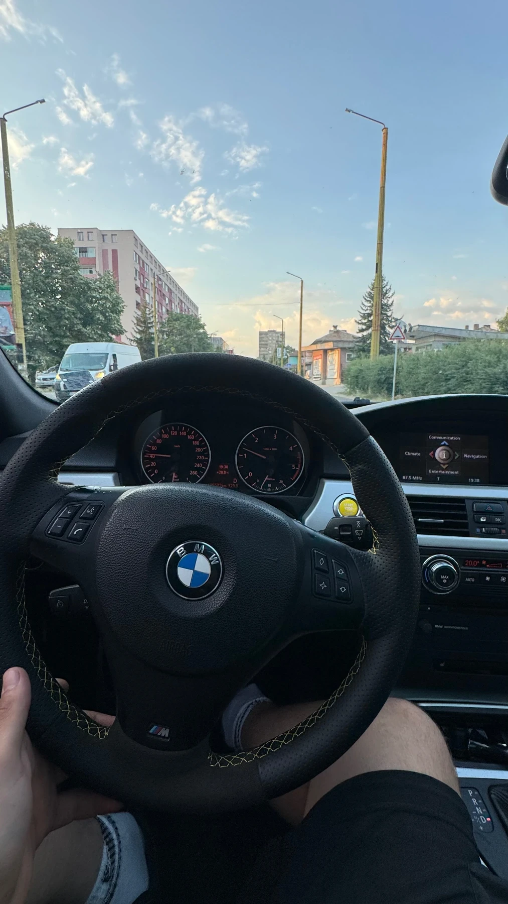 BMW 320, снимка 5 - Автомобили и джипове - 56080626