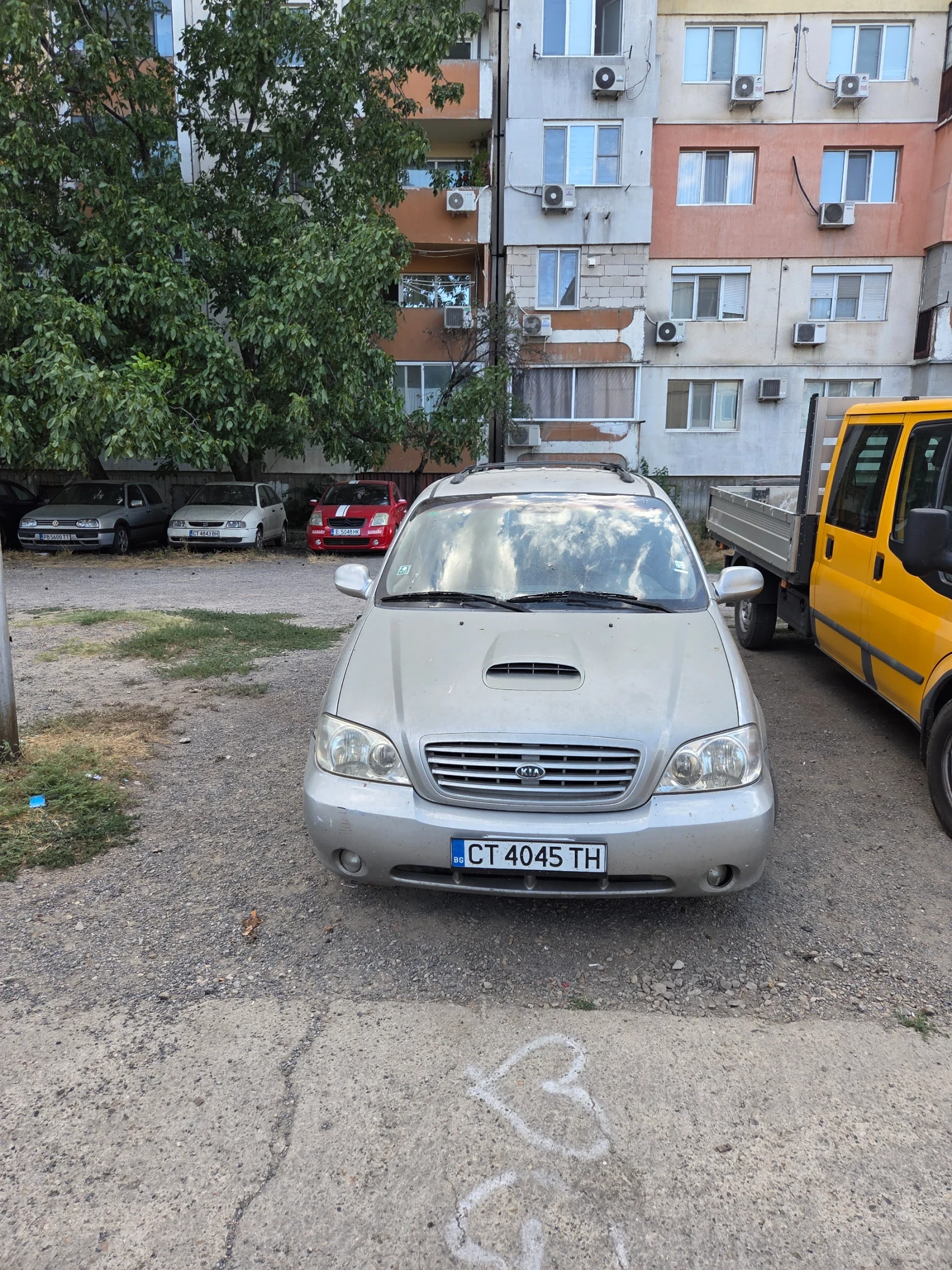 Kia Carnival, снимка 6 - Автомобили и джипове - 56192785