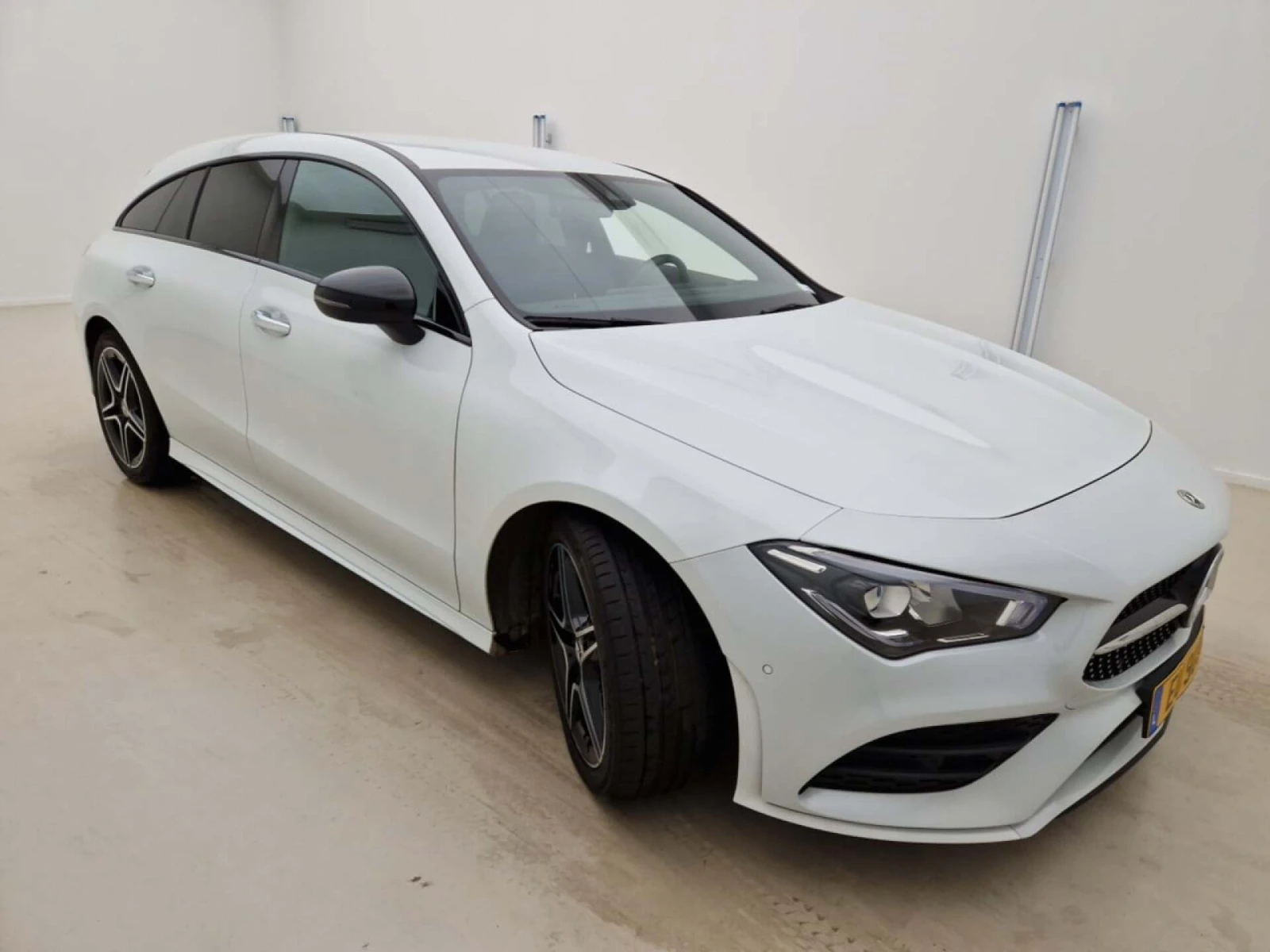 Mercedes-Benz CLA 250 AMG Night Widescreen Ambient Navi Alcantara , снимка 3 - Автомобили и джипове - 56259523