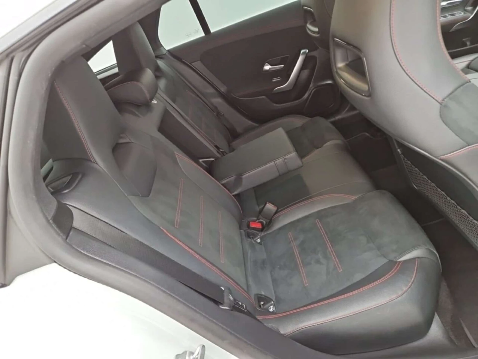 Mercedes-Benz CLA 250 AMG Night Widescreen Ambient Navi Alcantara , снимка 10 - Автомобили и джипове - 56259523