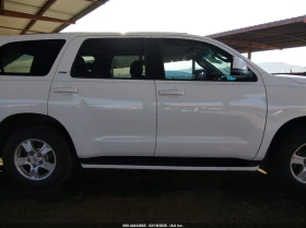Toyota Sequoia Sr5 4.7L V8 * Крайна цена до БГ* , снимка 13