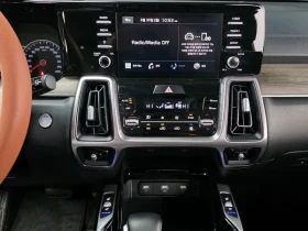 Kia Sorento 2.2 4Wd Prestige - САМО 30% АВАНС!, снимка 17