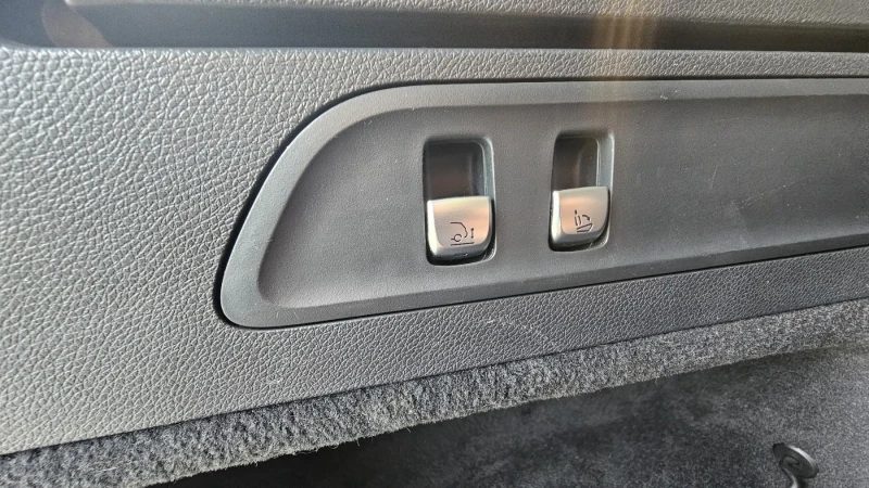 Mercedes-Benz GLC 250 4MATIC КАТО НОВА ЛИЗИНГ 100% Одобрение, снимка 9 - Автомобили и джипове - 50755355