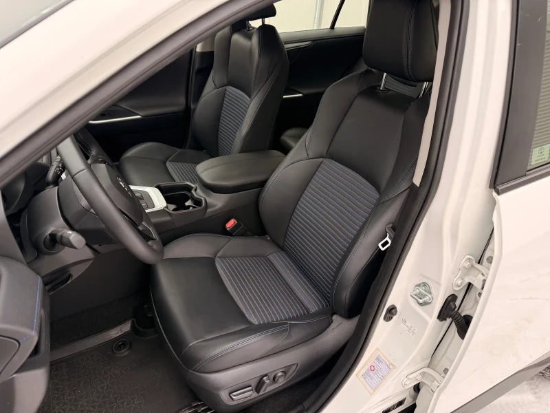 Toyota Rav4 Hibrid, 4x4, снимка 13 - Автомобили и джипове - 53200776