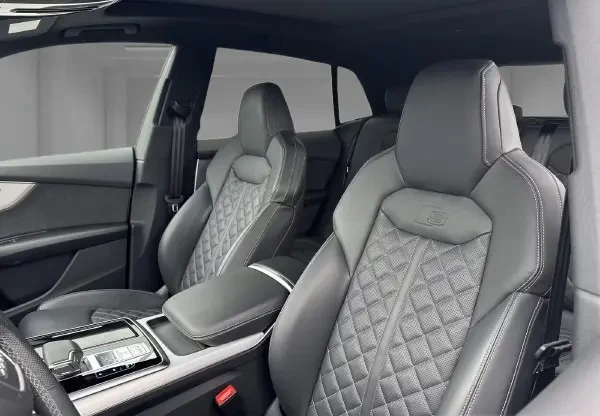 Audi Q8 50 TDI Quattro = S-line = Black OpticPlus Гаранция, снимка 7 - Автомобили и джипове - 54441657