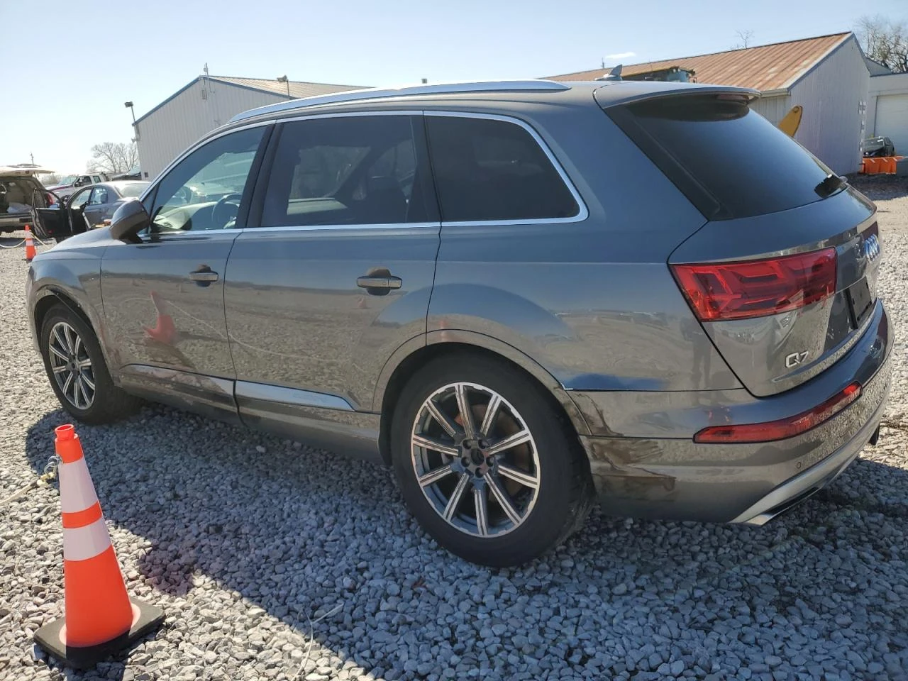 Audi Q7 PRESTIGE* DISTRONIC* ДИГ.ТАБЛО* КАМЕРИ* ПОДГРЕВ* О - изображение 4