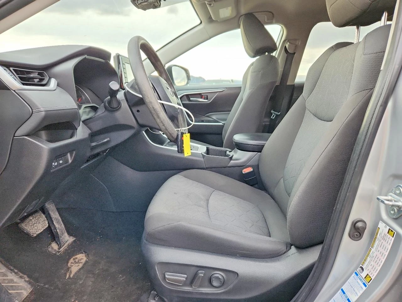 Toyota Rav4 XLE* ПОДГРЕВ* КАМЕРА* CARPLAY* МЪРТВА ТОЧКА - изображение 8