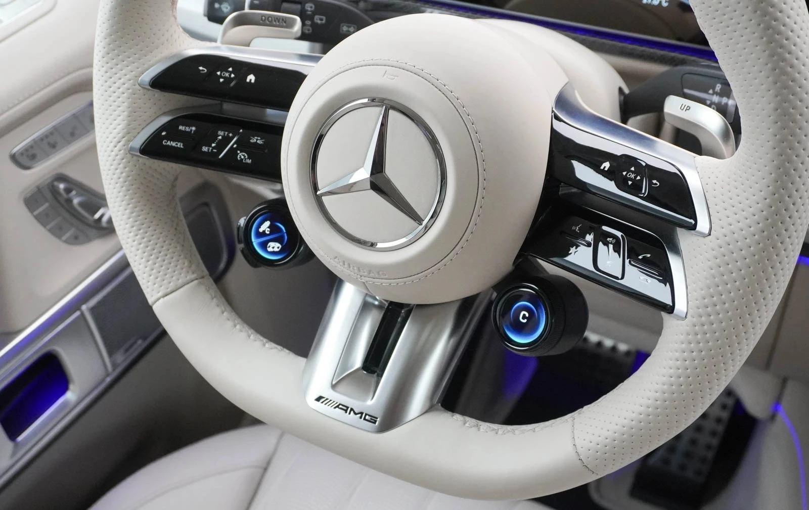 Mercedes-Benz G 63 AMG V8 MANUFAKTUR , снимка 14 - Автомобили и джипове - 54302409