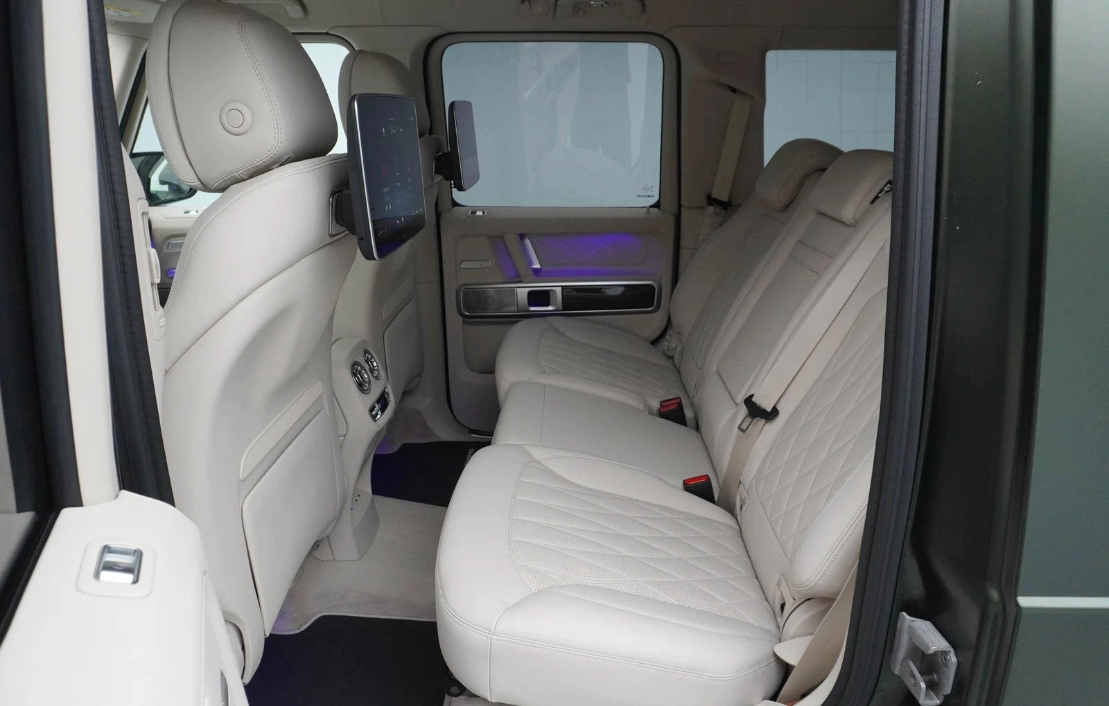 Mercedes-Benz G 63 AMG V8 MANUFAKTUR , снимка 7 - Автомобили и джипове - 54302409