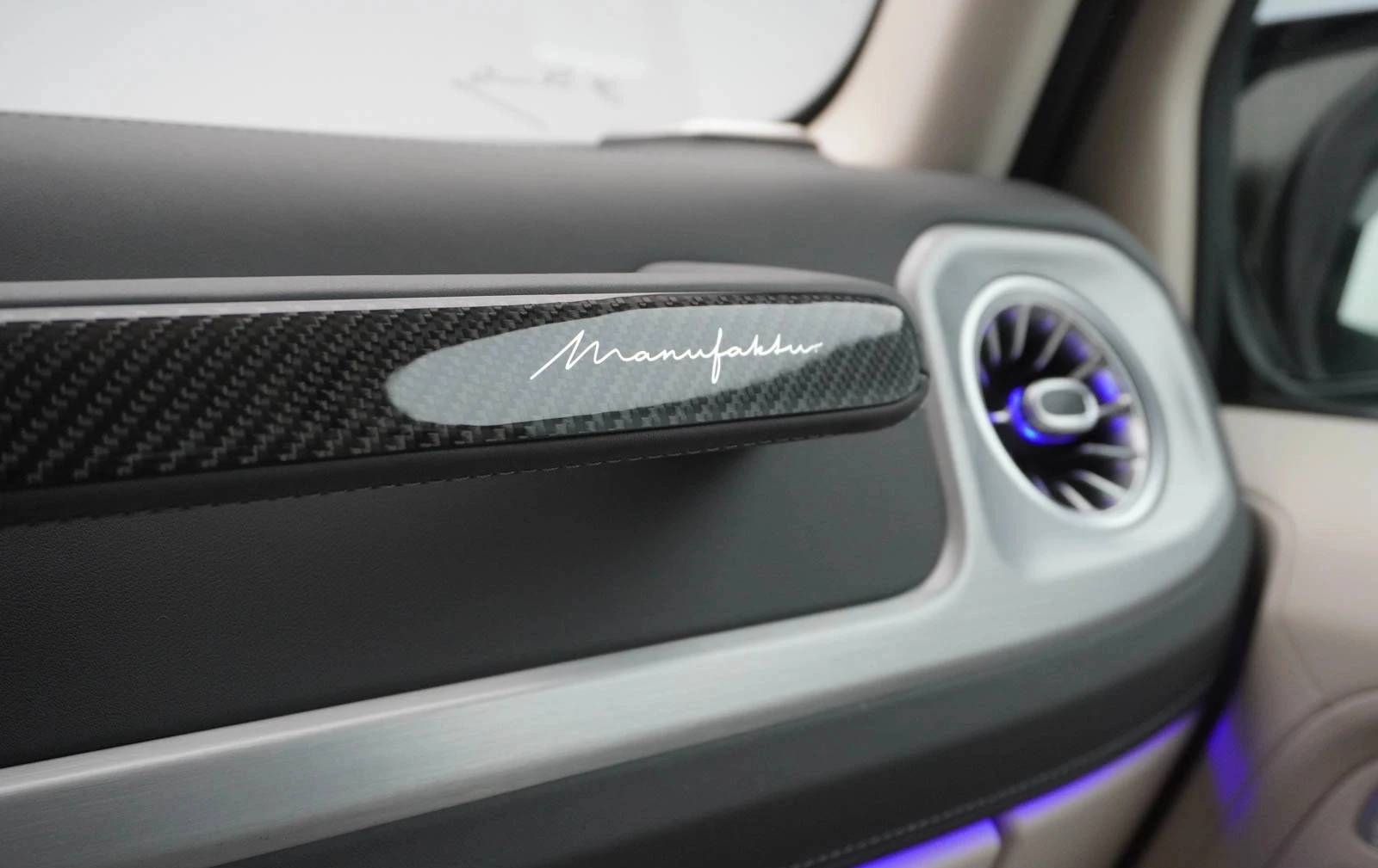 Mercedes-Benz G 63 AMG V8 MANUFAKTUR , снимка 16 - Автомобили и джипове - 54302409