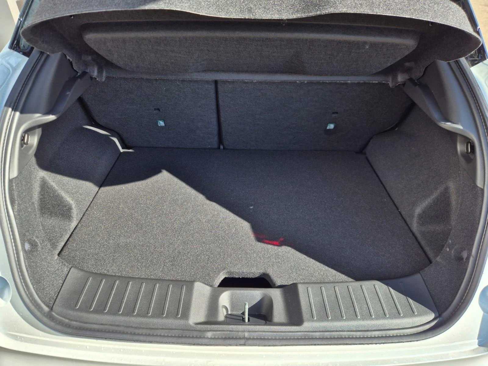 Nissan Juke 1.0, снимка 17 - Автомобили и джипове - 54365300