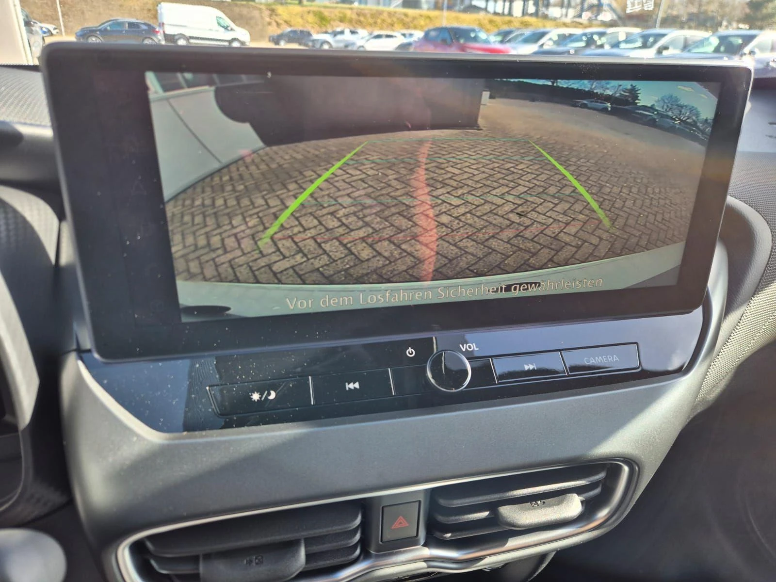 Nissan Juke 1.0, снимка 11 - Автомобили и джипове - 54365300