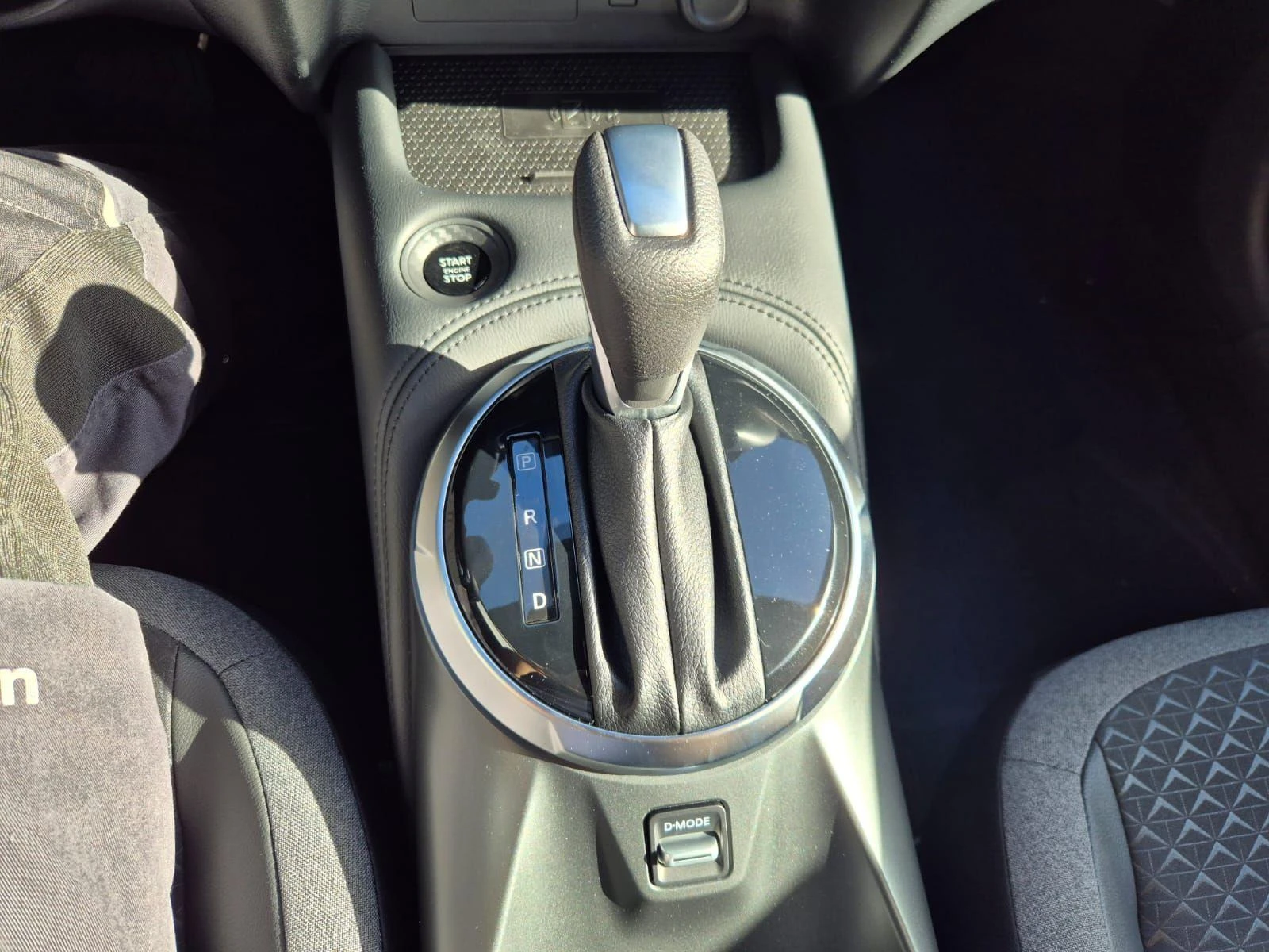 Nissan Juke 1.0, снимка 13 - Автомобили и джипове - 54365300