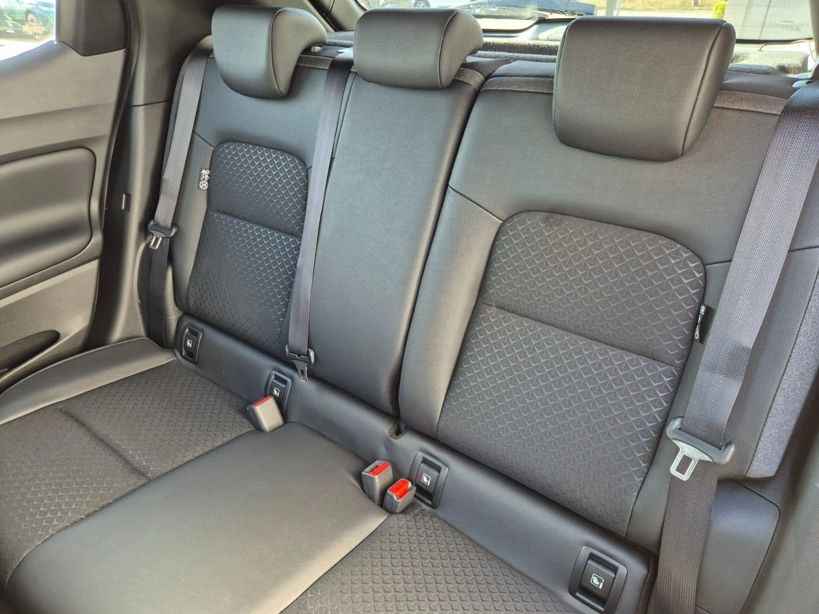 Nissan Juke 1.0, снимка 16 - Автомобили и джипове - 54365300