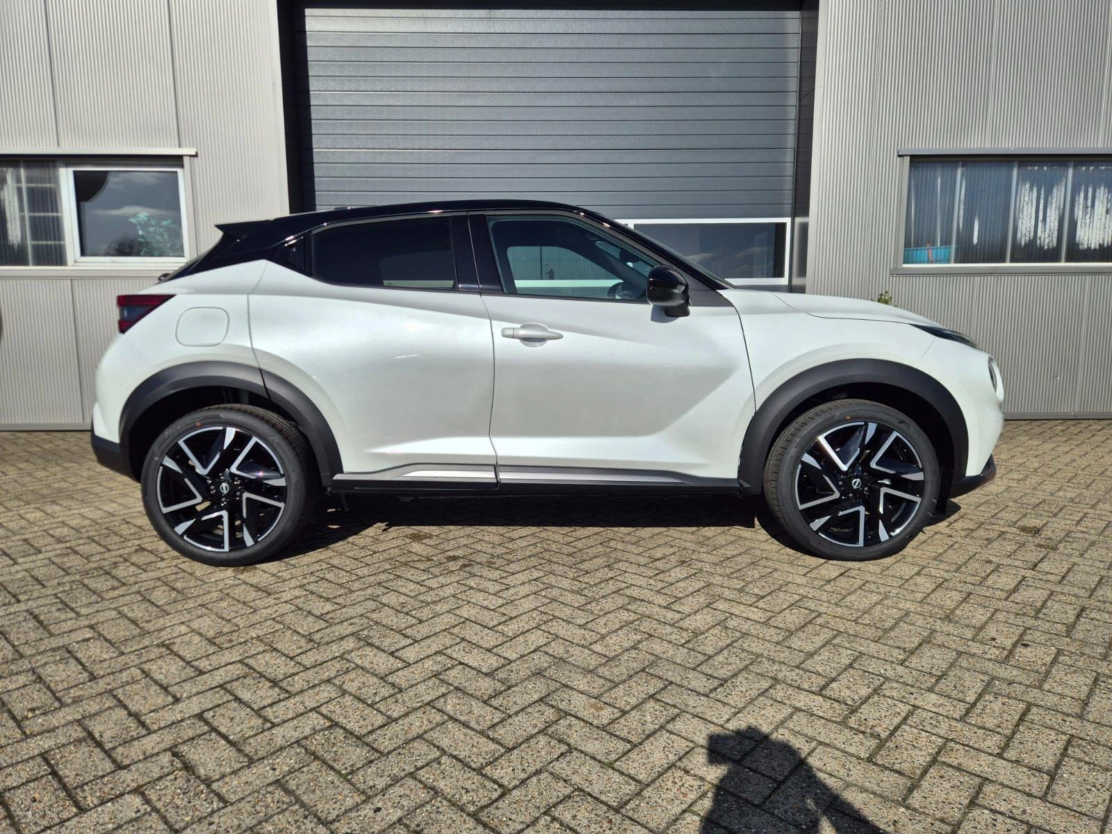 Nissan Juke 1.0, снимка 3 - Автомобили и джипове - 54365300
