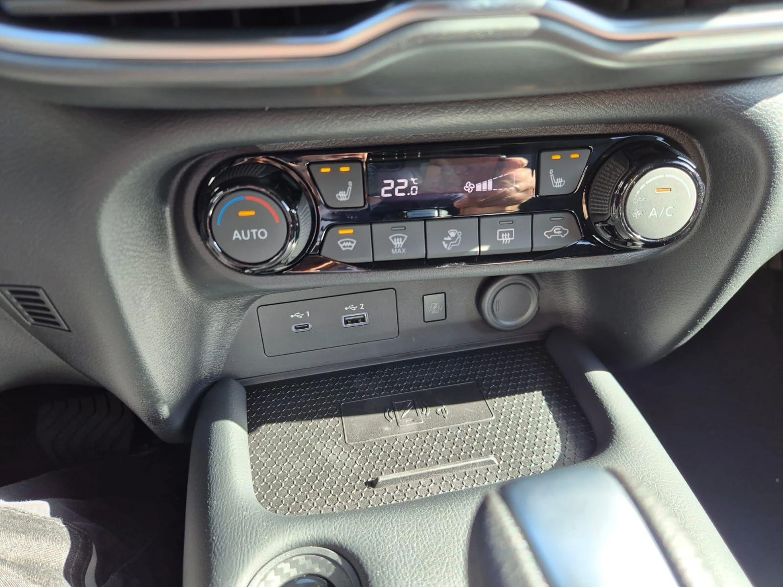 Nissan Juke 1.0, снимка 12 - Автомобили и джипове - 54365300