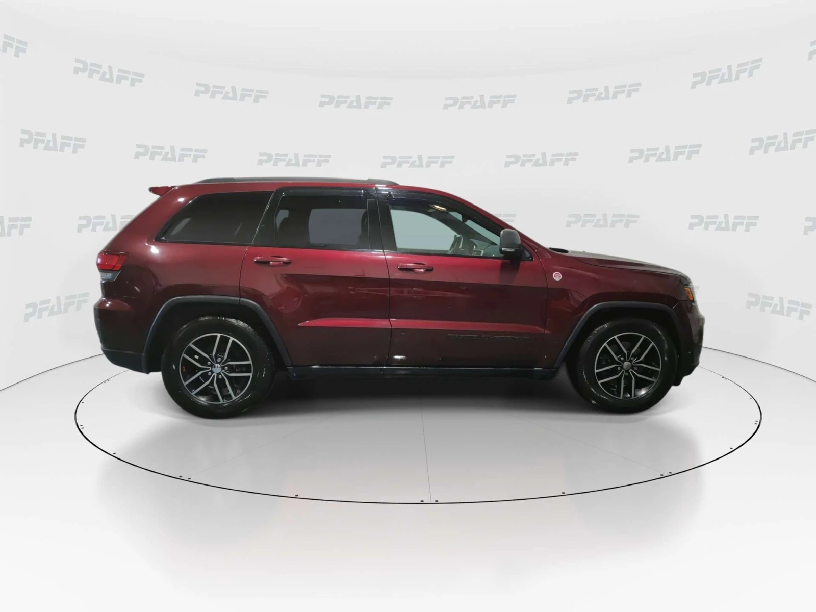 Jeep Grand cherokee 4WD 4dr Trailhawk| Carfax | ЦЕНА ДО БГ, снимка 9 - Автомобили и джипове - 54825912