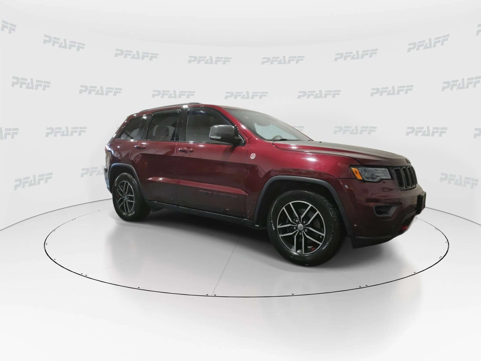 Jeep Grand cherokee 4WD 4dr Trailhawk| Carfax | ЦЕНА ДО БГ, снимка 2 - Автомобили и джипове - 54825912