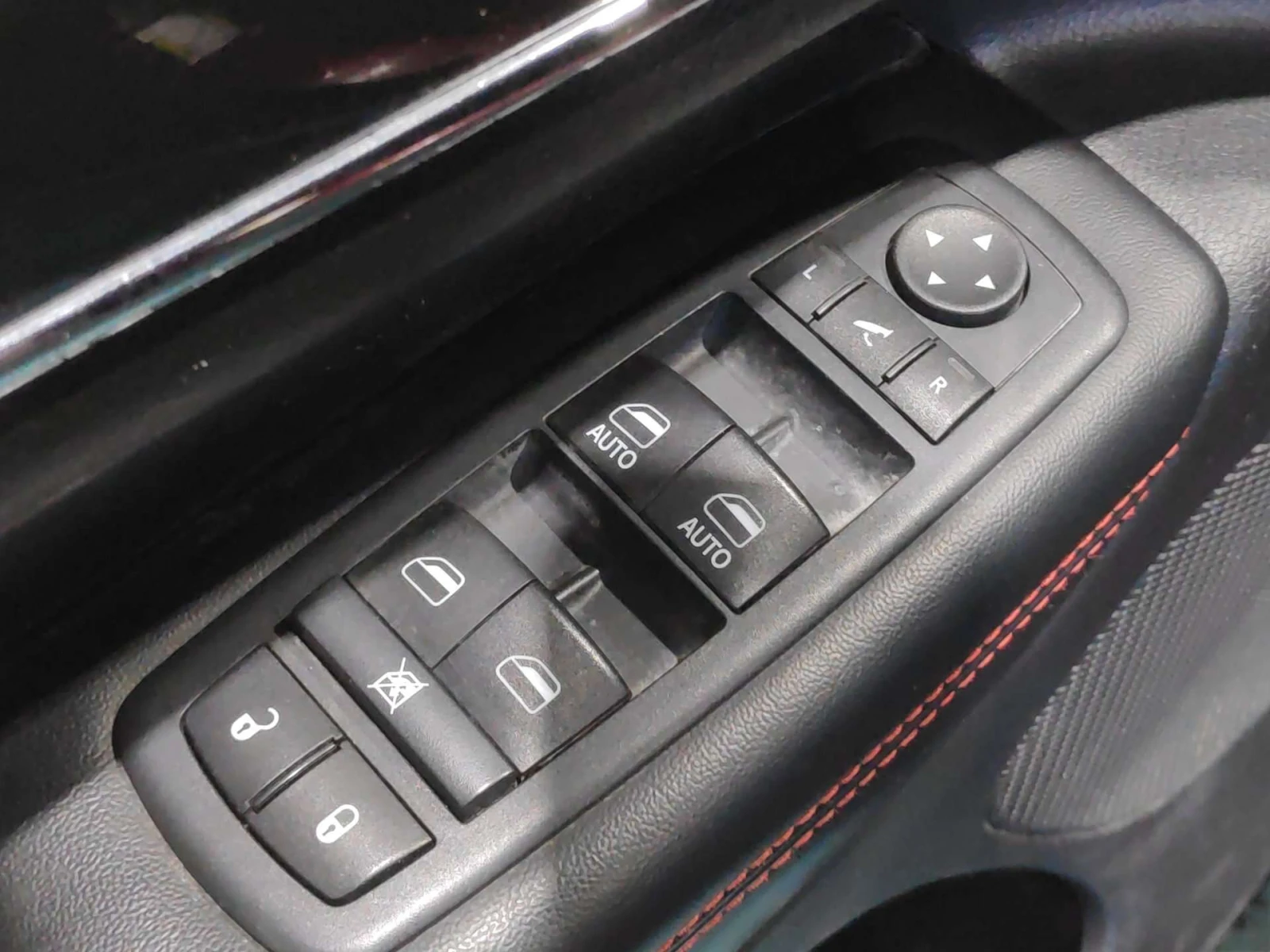 Jeep Grand cherokee 4WD 4dr Trailhawk| Carfax | ЦЕНА ДО БГ, снимка 15 - Автомобили и джипове - 54825912