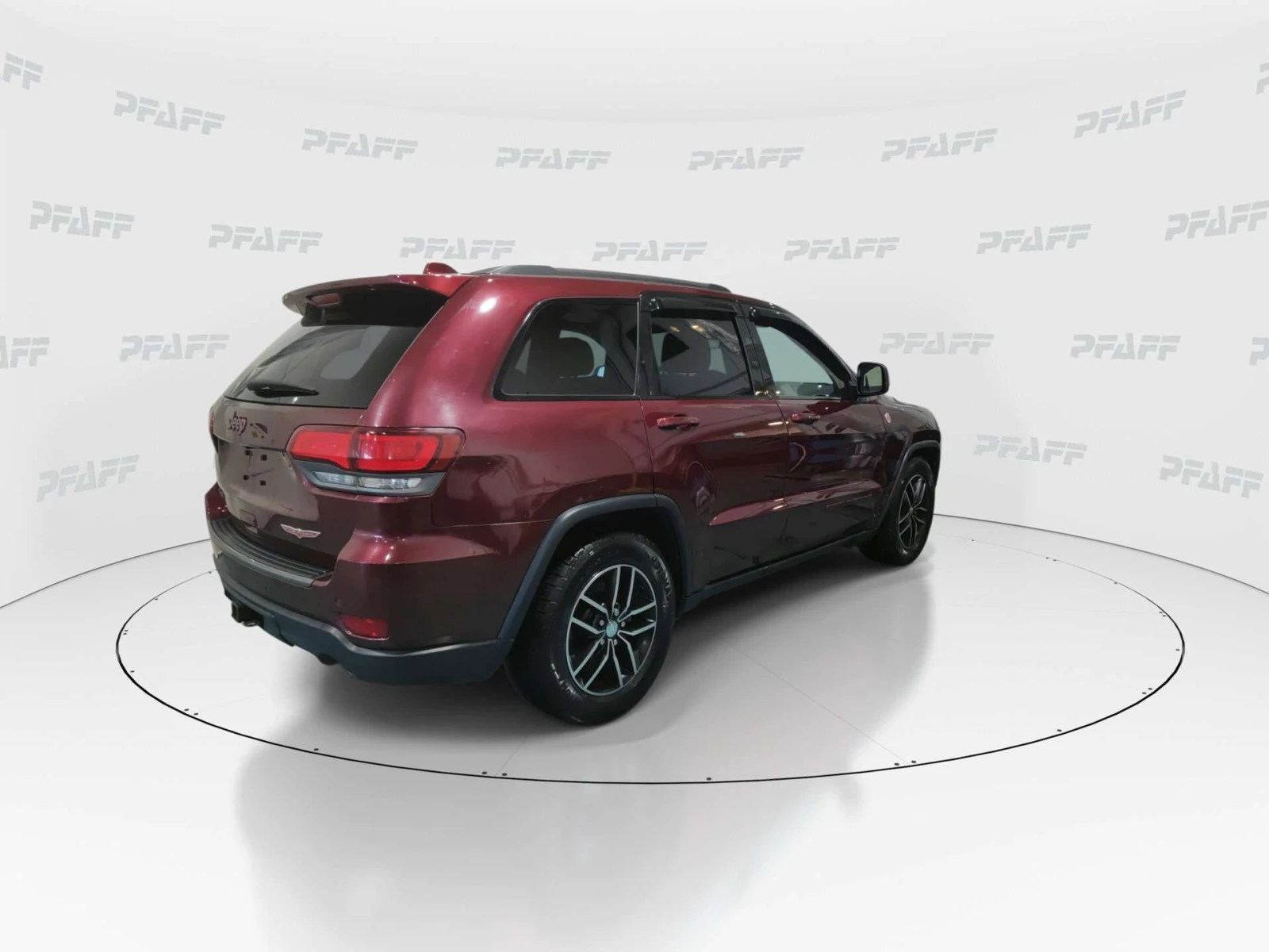 Jeep Grand cherokee 4WD 4dr Trailhawk| Carfax | ЦЕНА ДО БГ, снимка 8 - Автомобили и джипове - 54825912