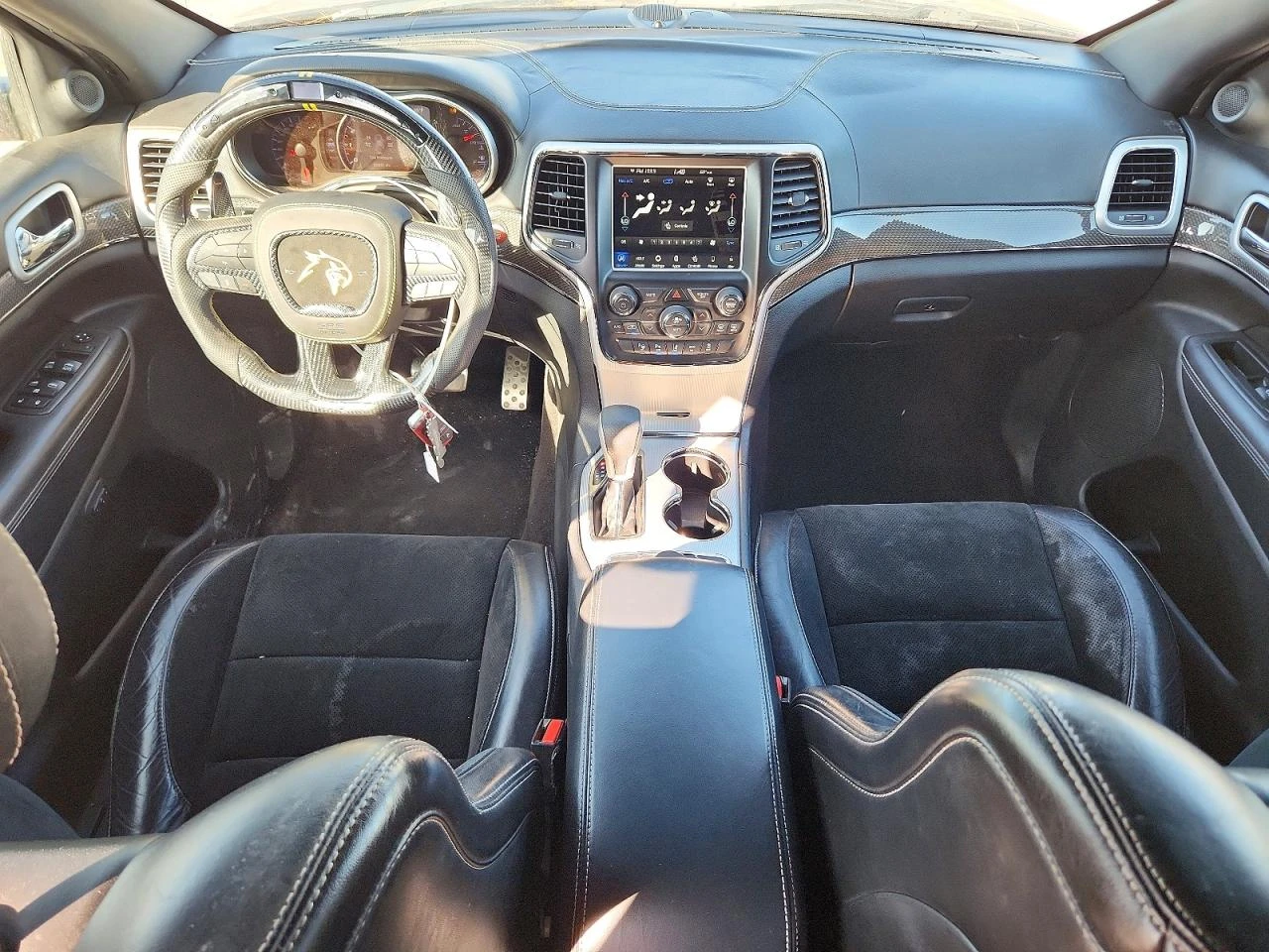 Jeep Grand cherokee TRACKHAWK| DISTRONIC| HARMAN| 6.2L SUPERCHAGER, снимка 8 - Автомобили и джипове - 55009878