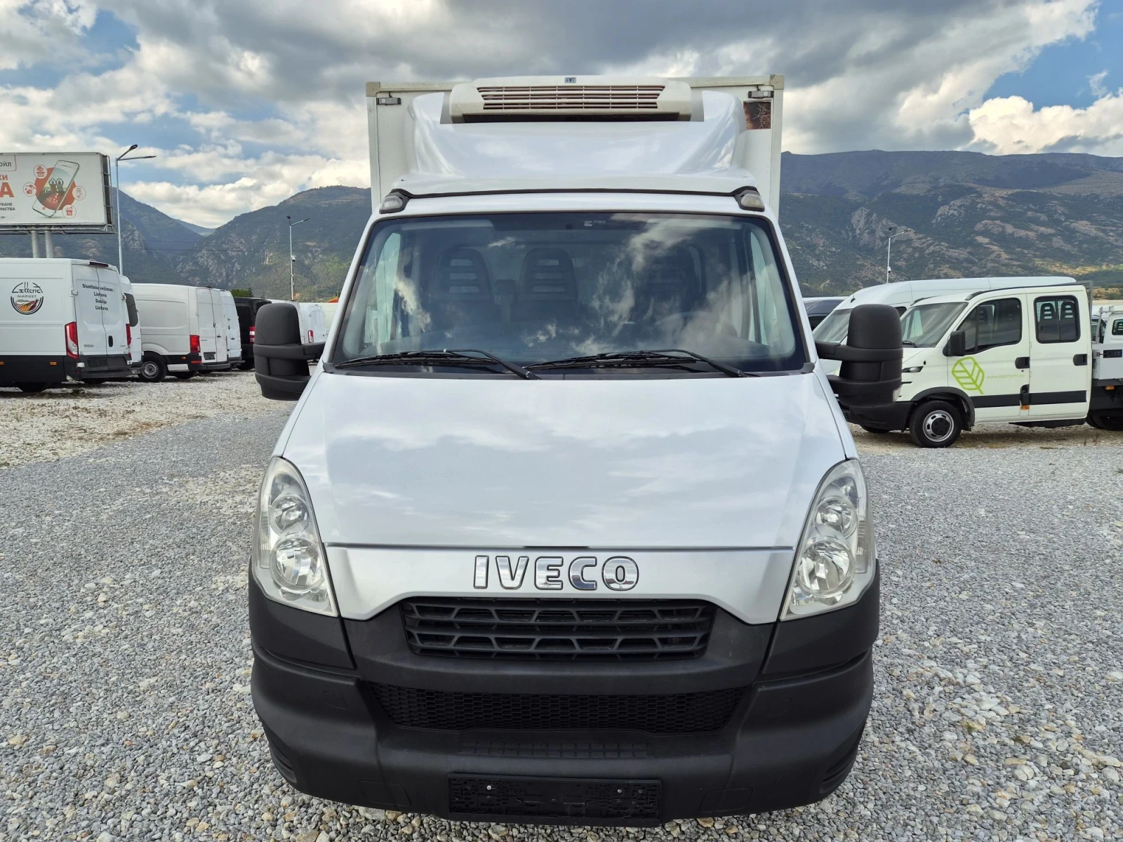 Iveco Daily 35c13 * ХЛАДИЛЕН * Падаща борд * 4.20м * До 3.5Тон, снимка 8 - Бусове и автобуси - 55619083