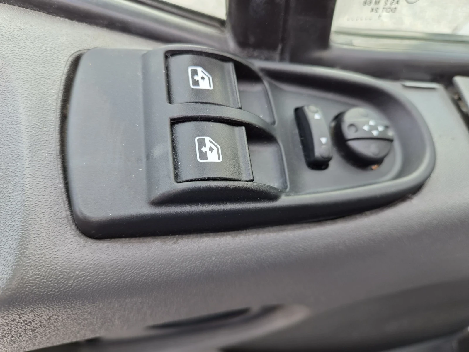Iveco Daily 35c13 * ХЛАДИЛЕН * Падаща борд * 4.20м * До 3.5Тон, снимка 12 - Бусове и автобуси - 55619083