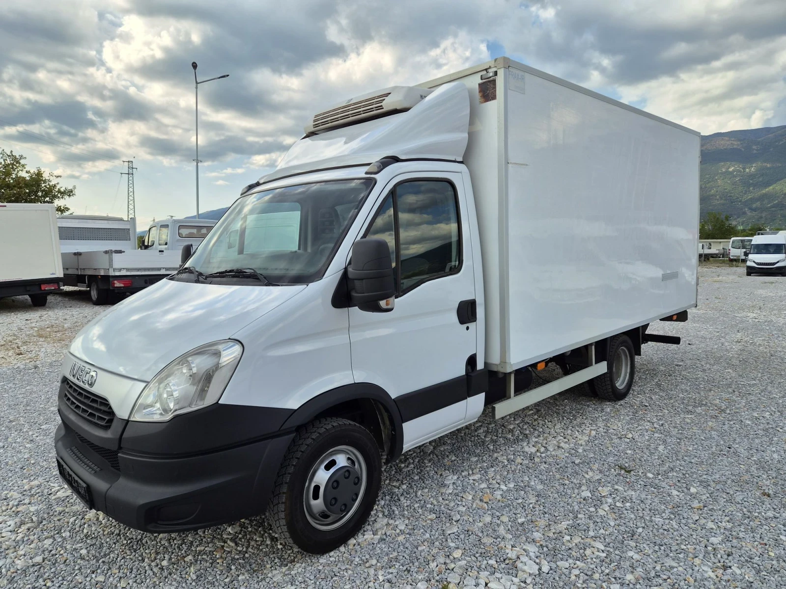Iveco Daily 35c13 * ХЛАДИЛЕН * Падаща борд * 4.20м * До 3.5Тон