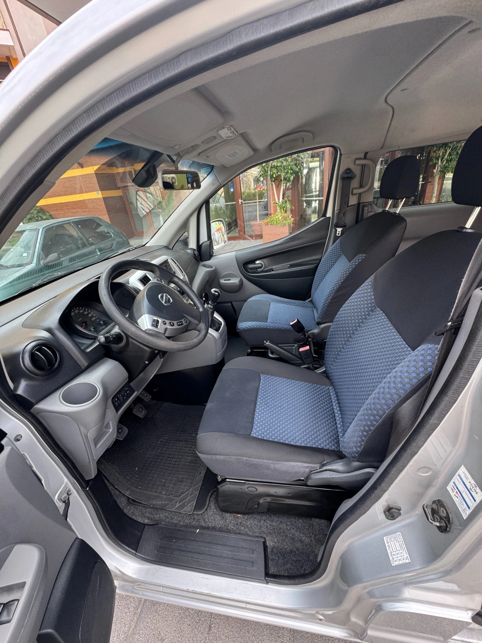 Nissan NV200, снимка 10 - Бусове и автобуси - 56620129