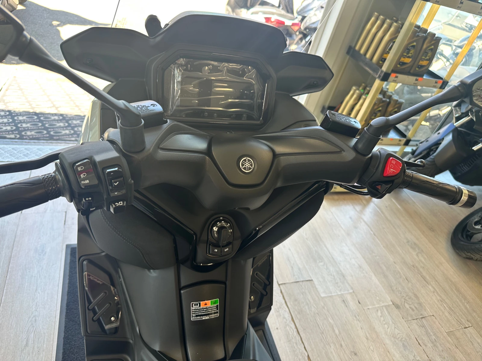 Yamaha X-max 300 Tech Max 2026г., снимка 2 - Мотоциклети и мототехника - 55541432