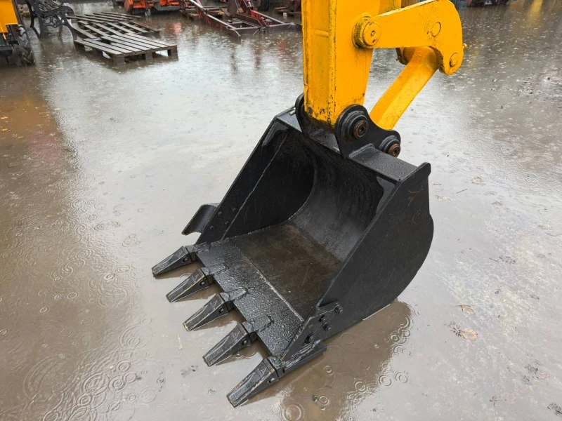 Багер JCB 8061 CTS, снимка 7 - Индустриална техника - 53349418