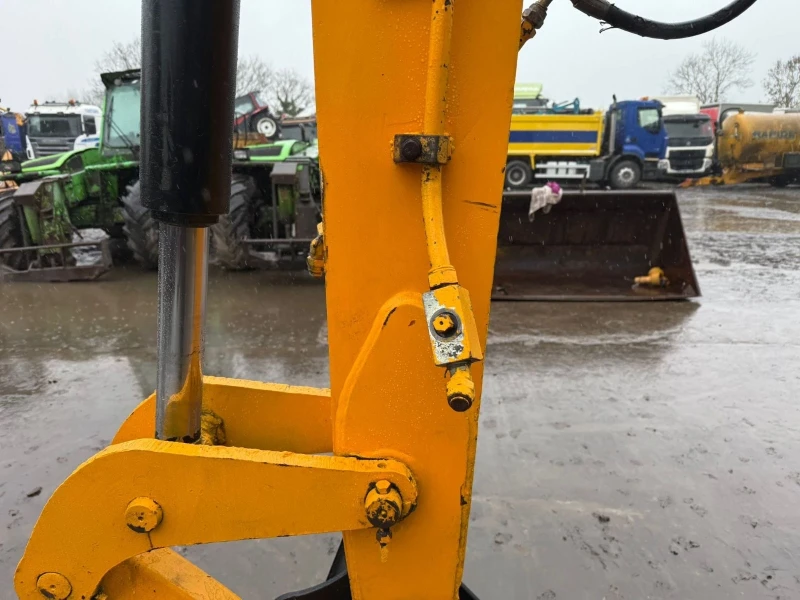 Багер JCB 8061 CTS, снимка 8 - Индустриална техника - 53349418