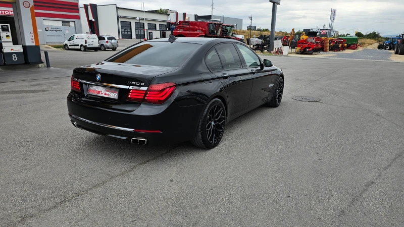 BMW 750 D M-paket Keyless Soft close x-drive Headup Adapti, снимка 5 - Автомобили и джипове - 42558201