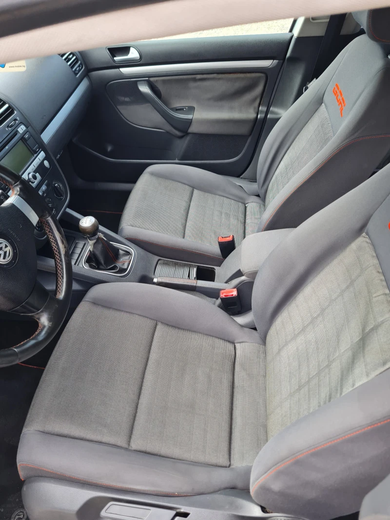 VW Golf 1.6куб.102к.с., снимка 12 - Автомобили и джипове - 45558293