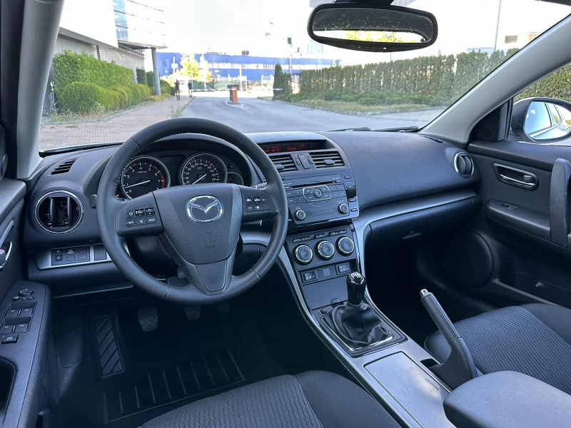 Mazda 6 2.0 i - FACE LIFT-ШВЕЙЦАРИЯ, снимка 13 - Автомобили и джипове - 47016304