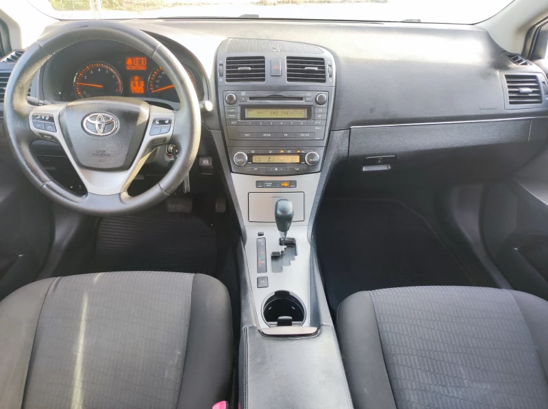 Toyota Avensis 1.8 VVTI  AVTOMATIC, снимка 8 - Автомобили и джипове - 48419785