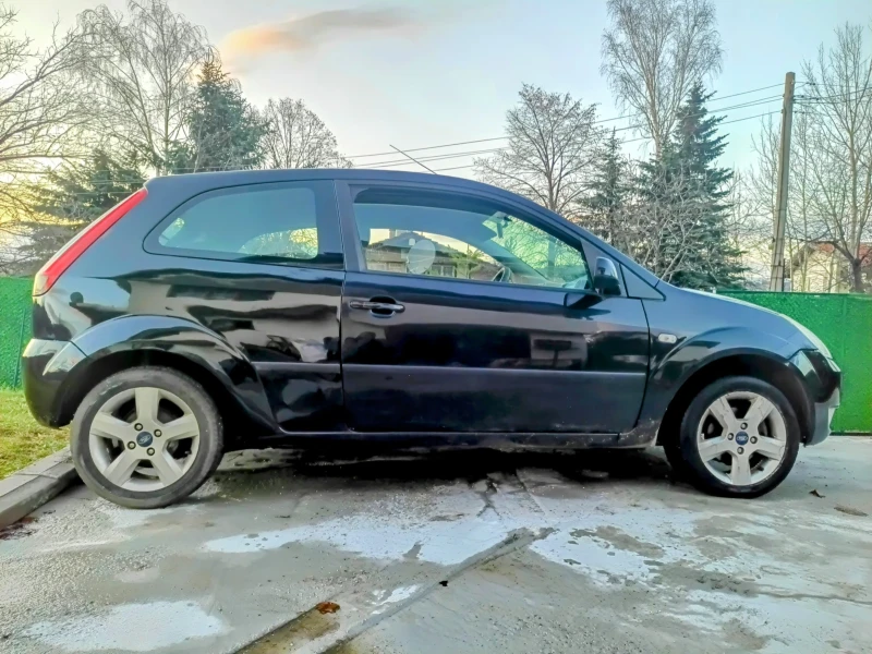 Ford Fiesta 1.6i 125000km, снимка 3 - Автомобили и джипове - 48576892