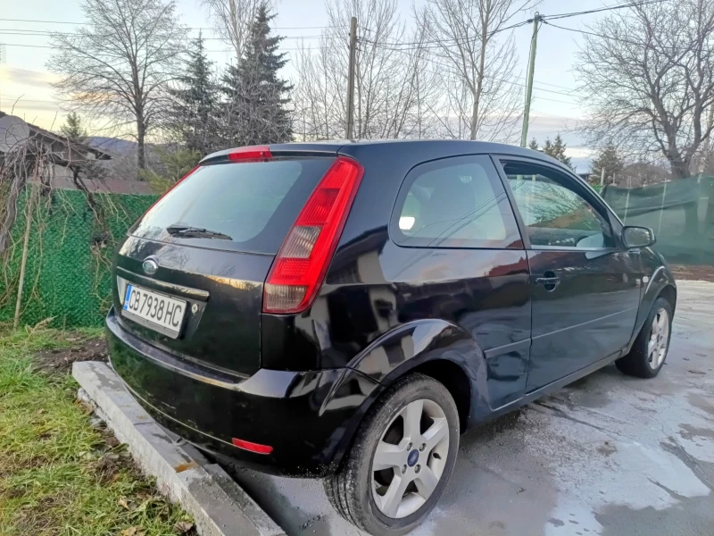 Ford Fiesta 1.6i 125000km, снимка 12 - Автомобили и джипове - 48576892