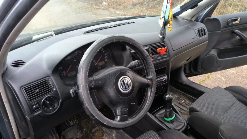 VW Golf 1.9, снимка 10 - Автомобили и джипове - 49415892