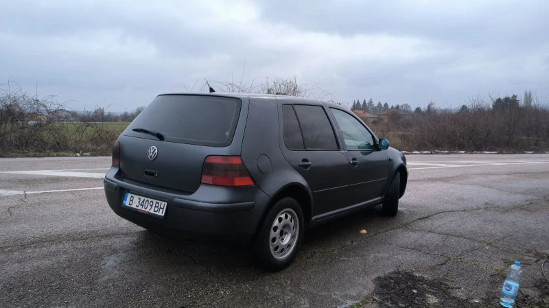 VW Golf 1.9, снимка 4 - Автомобили и джипове - 49415892