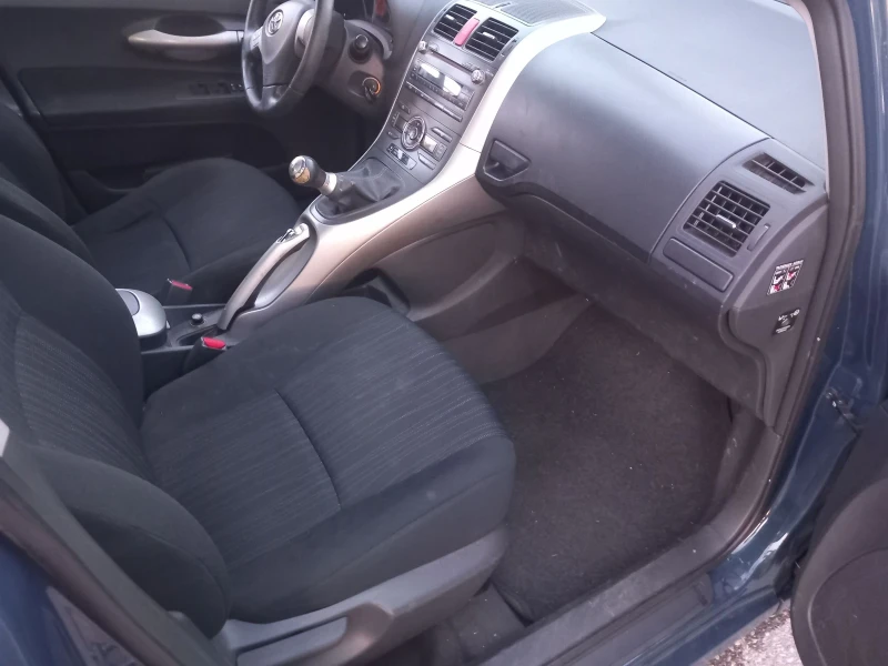 Toyota Auris 1.4  бензин97кс, снимка 6 - Автомобили и джипове - 50976666