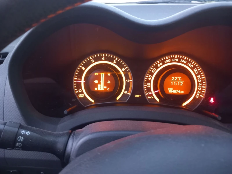 Toyota Auris 1.4  бензин97кс, снимка 9 - Автомобили и джипове - 50976666