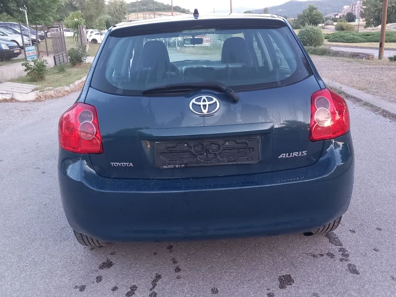 Toyota Auris 1.4  бензин97кс, снимка 4 - Автомобили и джипове - 50976666